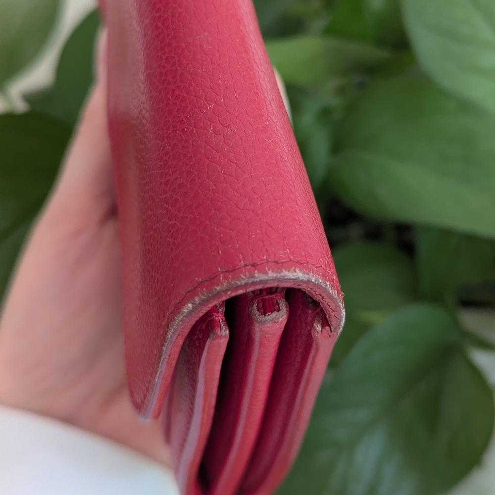 Louis Vuitton Lockme Red Leather Wallet - Picture 16 of 16